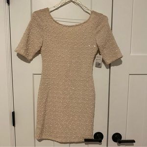 🏷️ Forever 21 - Cream Colored Dress - NWT - Size S